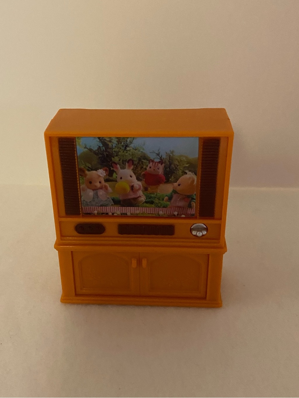 TV Console - Classic Dollhouse Accessory